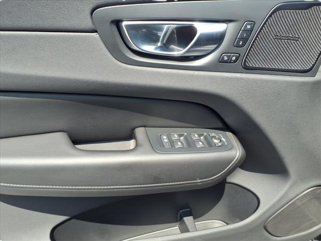 2022 Volvo XC60 B5 Inscription