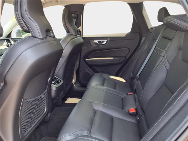 2022 Volvo XC60 B5 Inscription