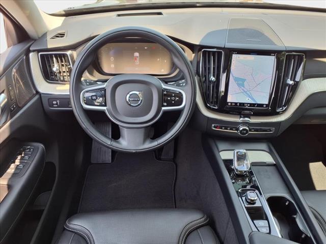 2022 Volvo XC60 B5 Inscription