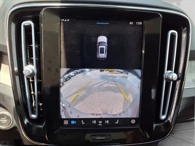 2023 Volvo XC40 B5 Plus Bright Theme