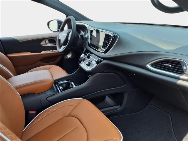 2025 Chrysler Pacifica Pinnacle