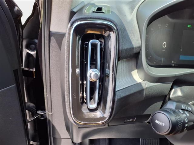 2023 Volvo XC40 B5 Plus Bright Theme