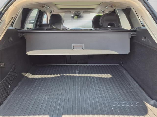2022 Volvo XC60 B5 Inscription