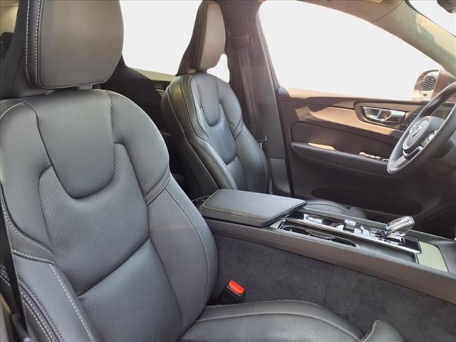 2022 Volvo XC60 B5 Inscription