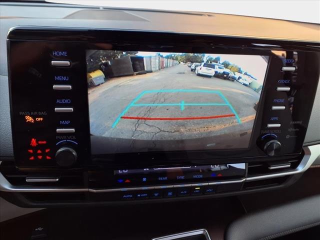 2022 Toyota Sienna LE 8 Passenger