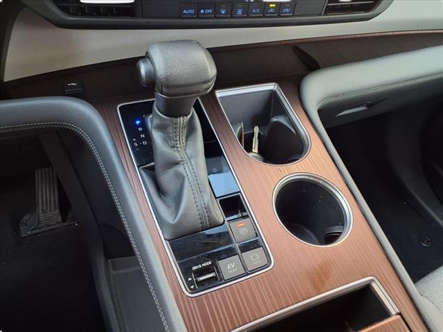 2022 Toyota Sienna LE 8 Passenger