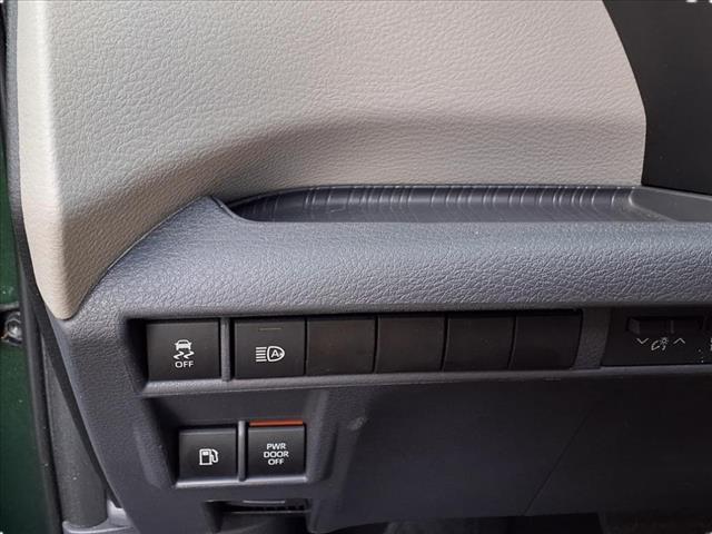 2022 Toyota Sienna LE 8 Passenger