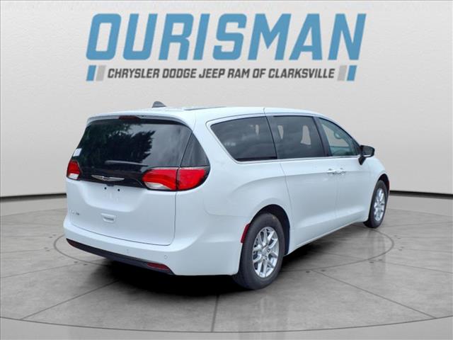 2025 Chrysler Voyager LX