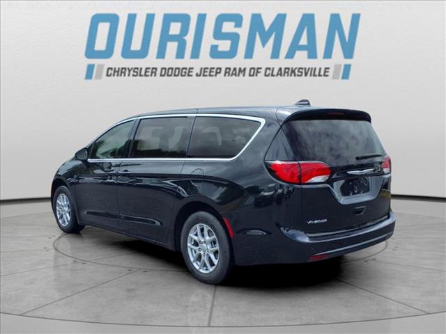2025 Chrysler Voyager LX
