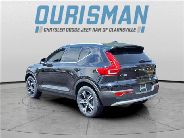 2023 Volvo XC40 B5 Plus Bright Theme