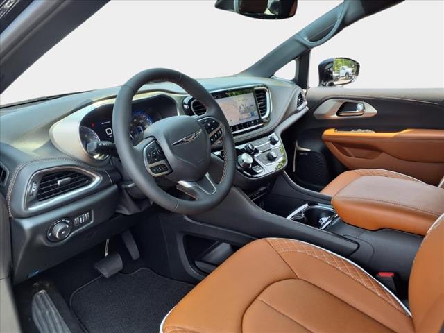 2025 Chrysler Pacifica Pinnacle