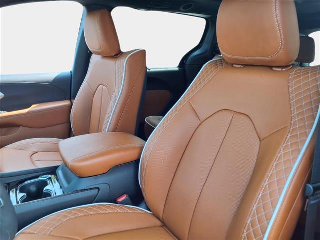 2025 Chrysler Pacifica Pinnacle