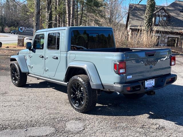 2025 Jeep Gladiator NightHawk