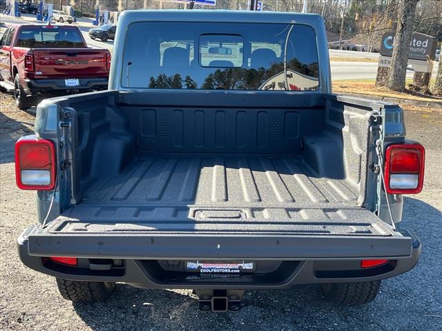 2025 Jeep Gladiator NightHawk