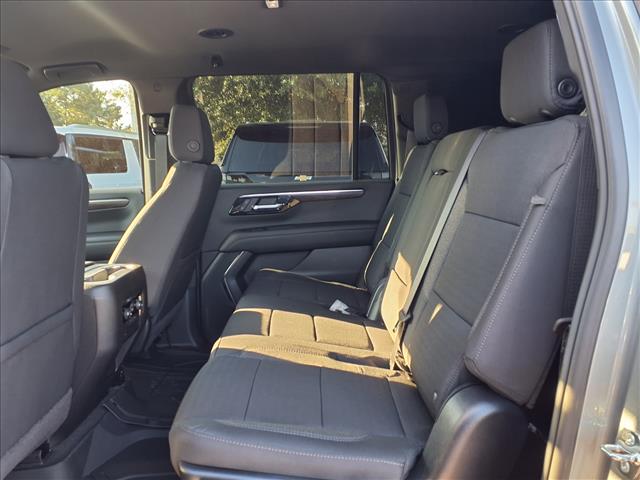 2025 Chevrolet Suburban LS