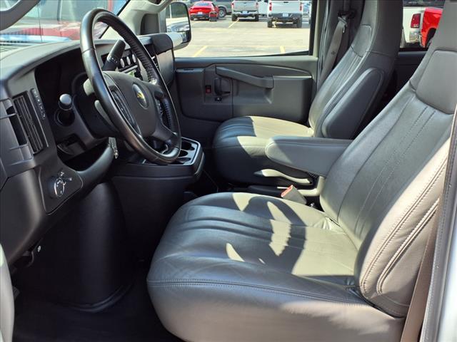 2022 Chevrolet Express LS Passenger