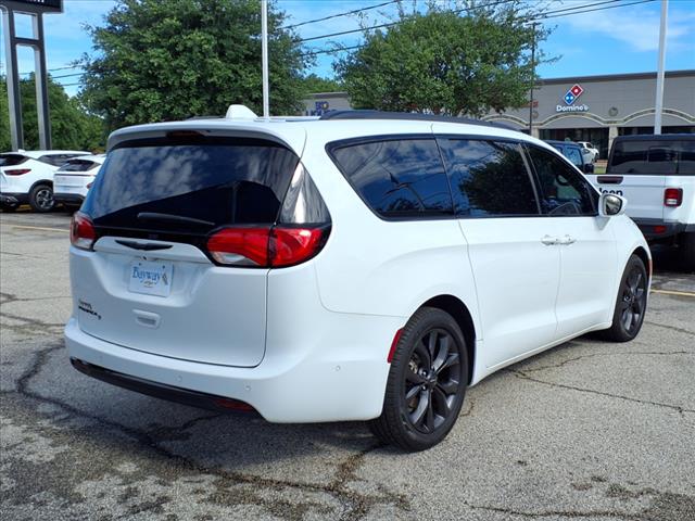 2020 Chrysler Pacifica Touring L Plus