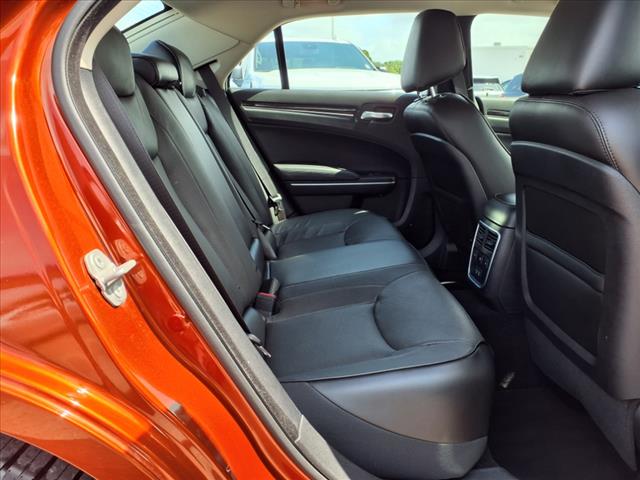 2021 Chrysler 300 Touring