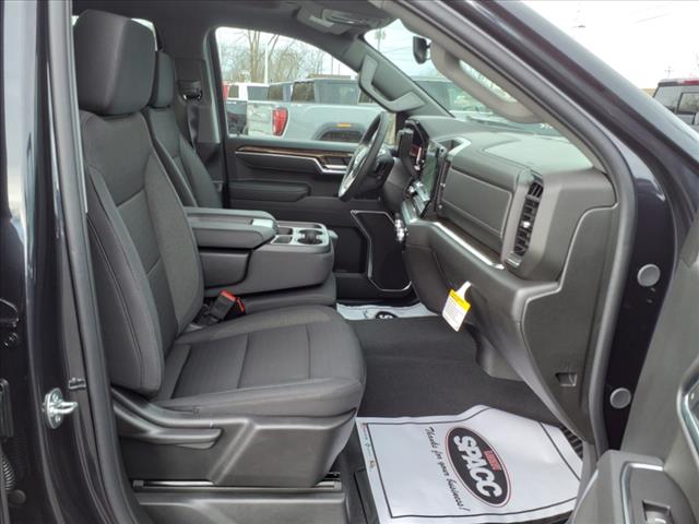 2025 GMC Sierra 1500 Elevation Standard