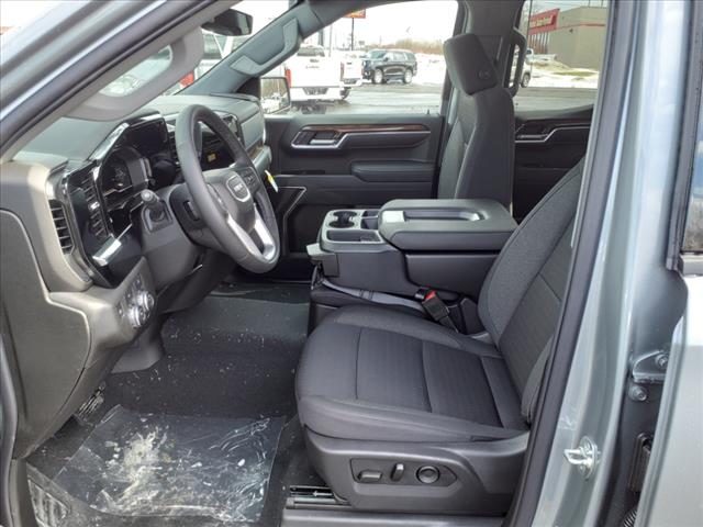 2025 GMC Sierra 1500 Elevation Standard