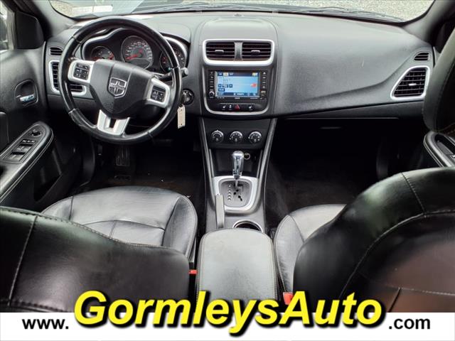 2011 Dodge Avenger Lux