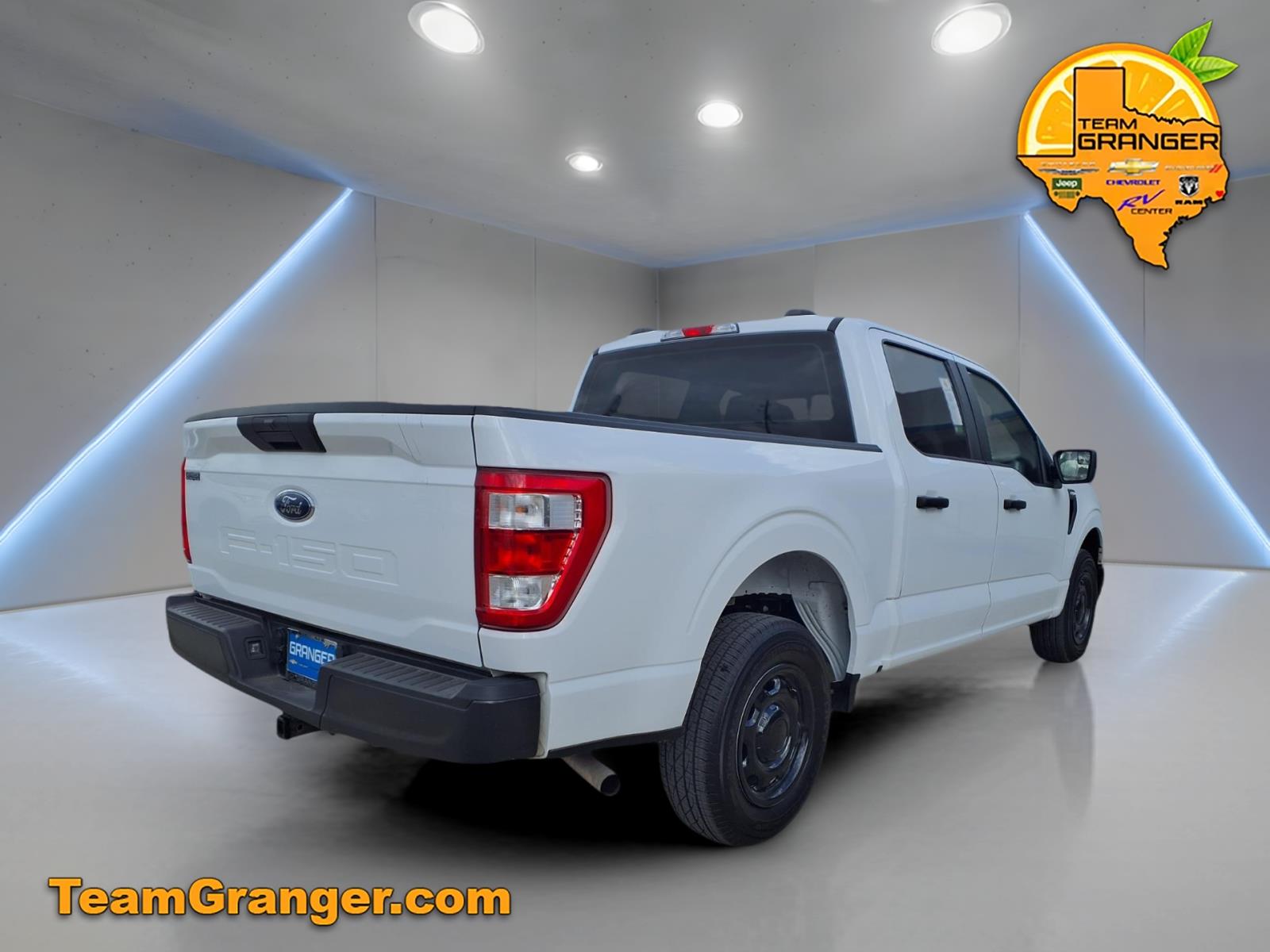 View vehicle photo 2