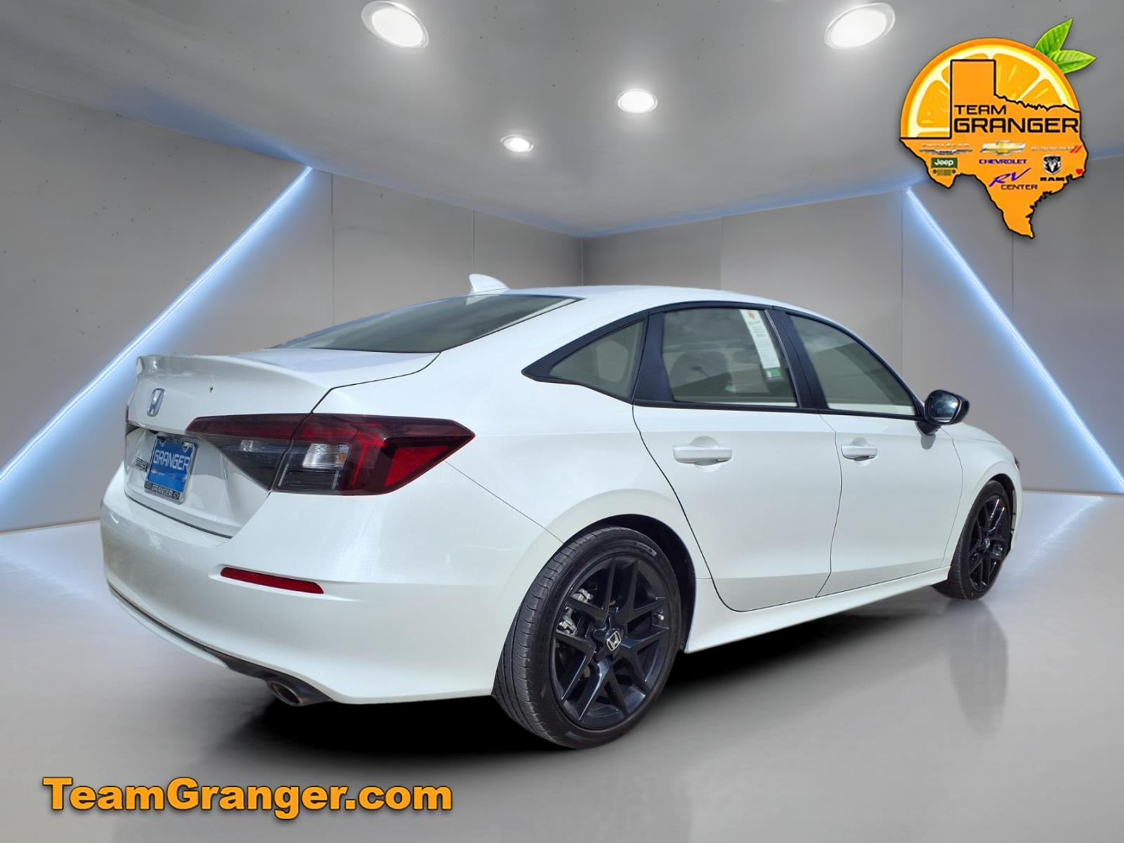 View vehicle photo 2