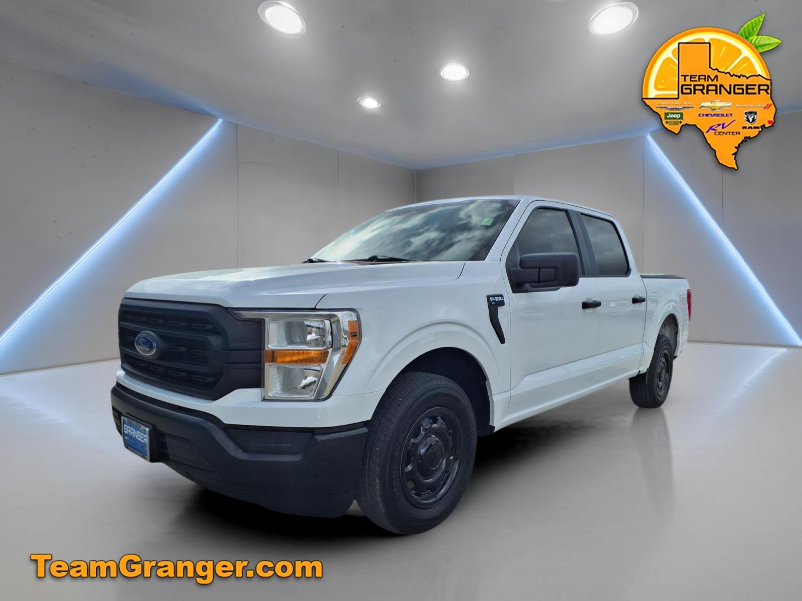 View vehicle photo 3