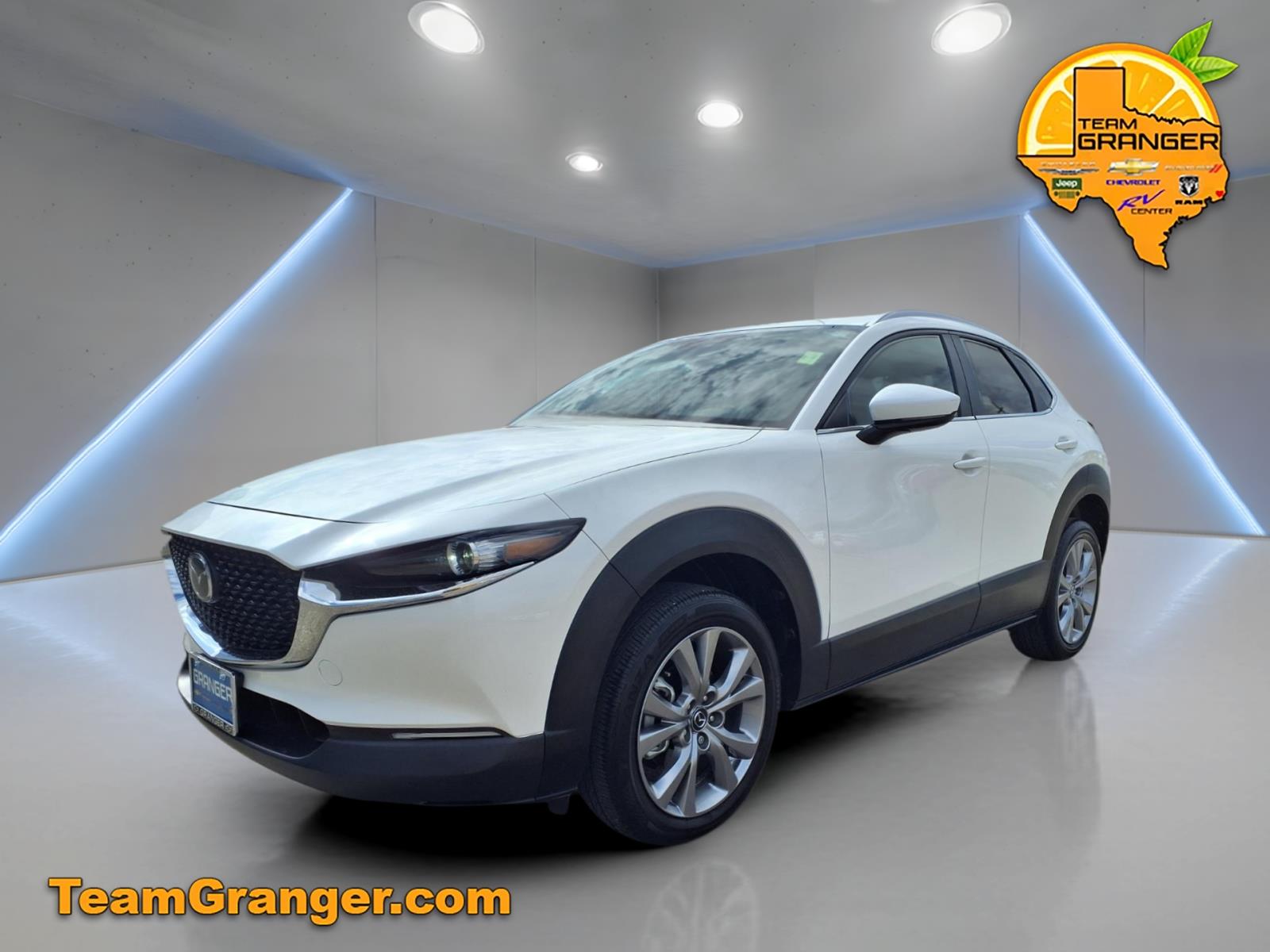 View vehicle photo 3