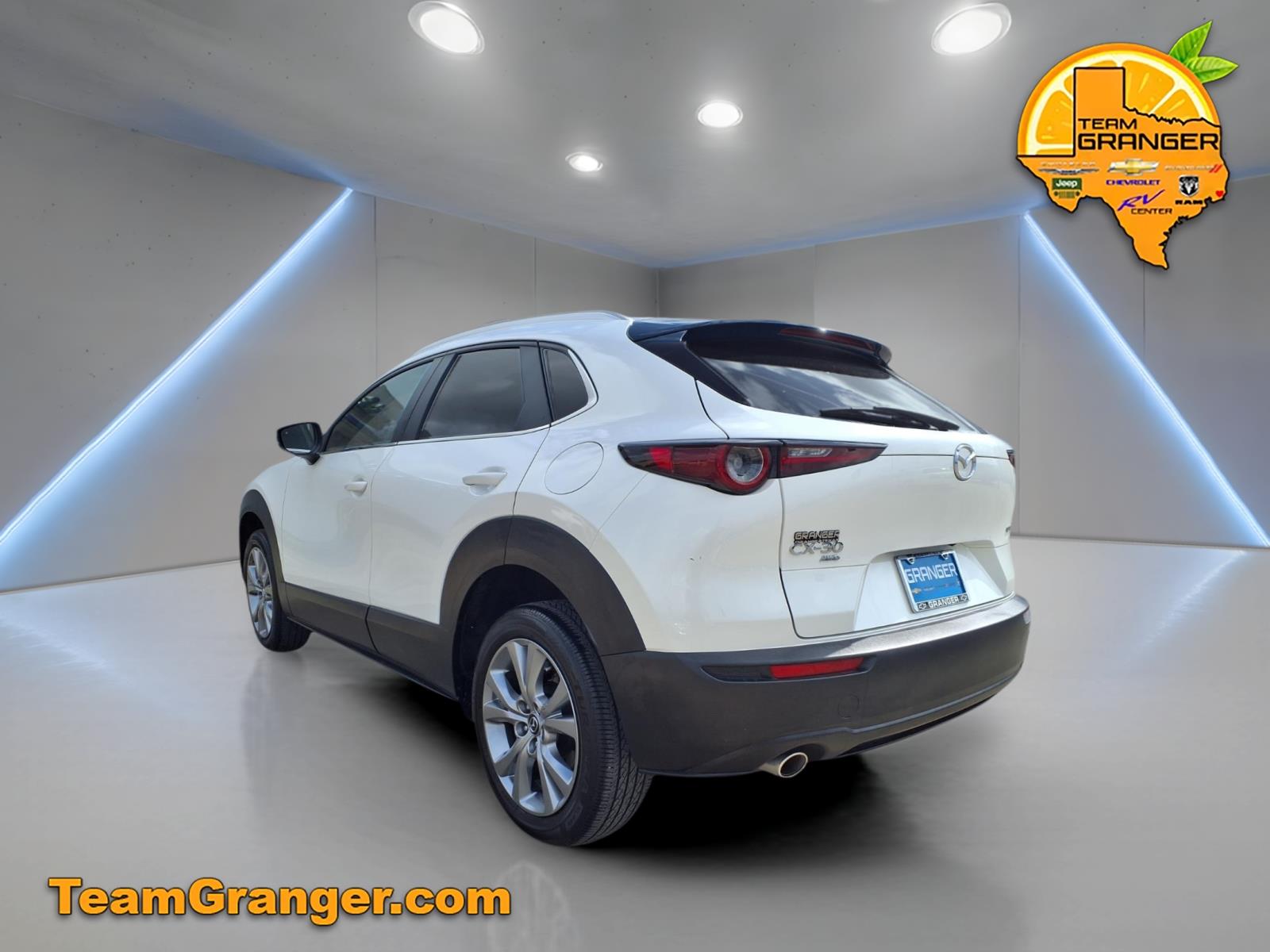 View vehicle photo 4