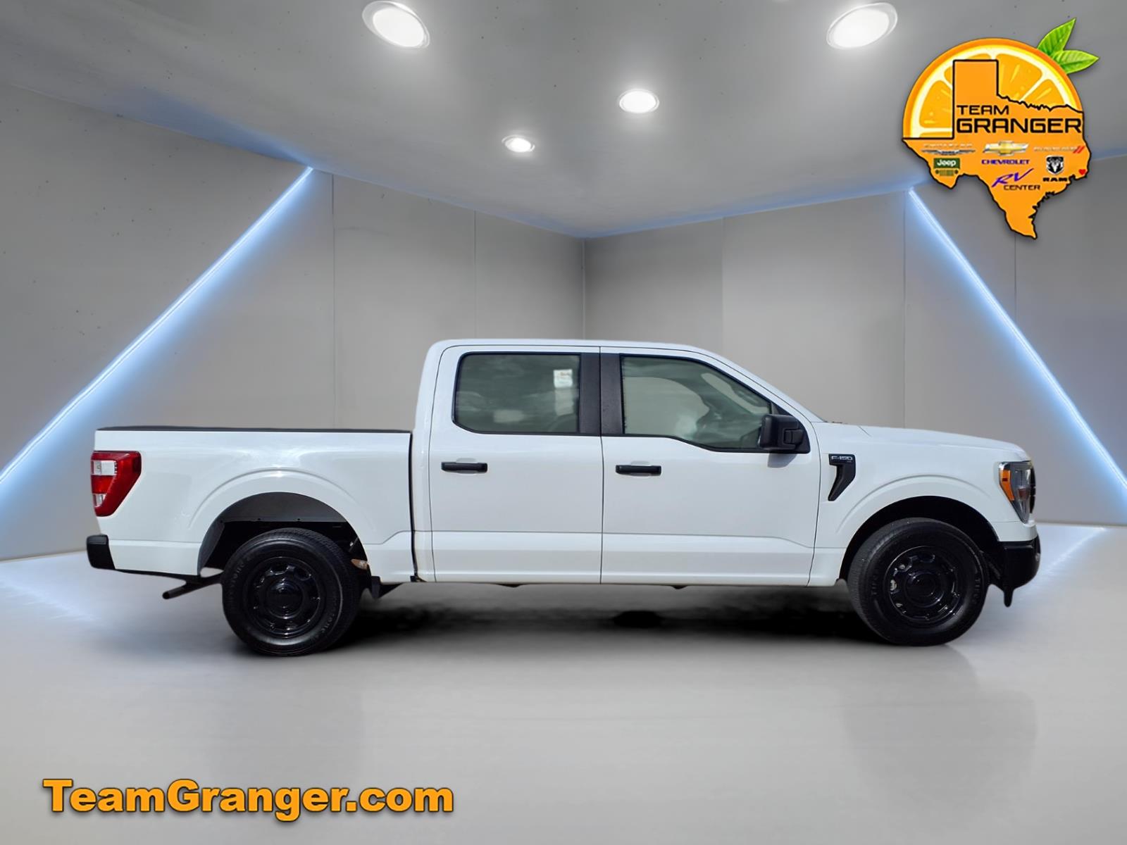 View vehicle photo 5