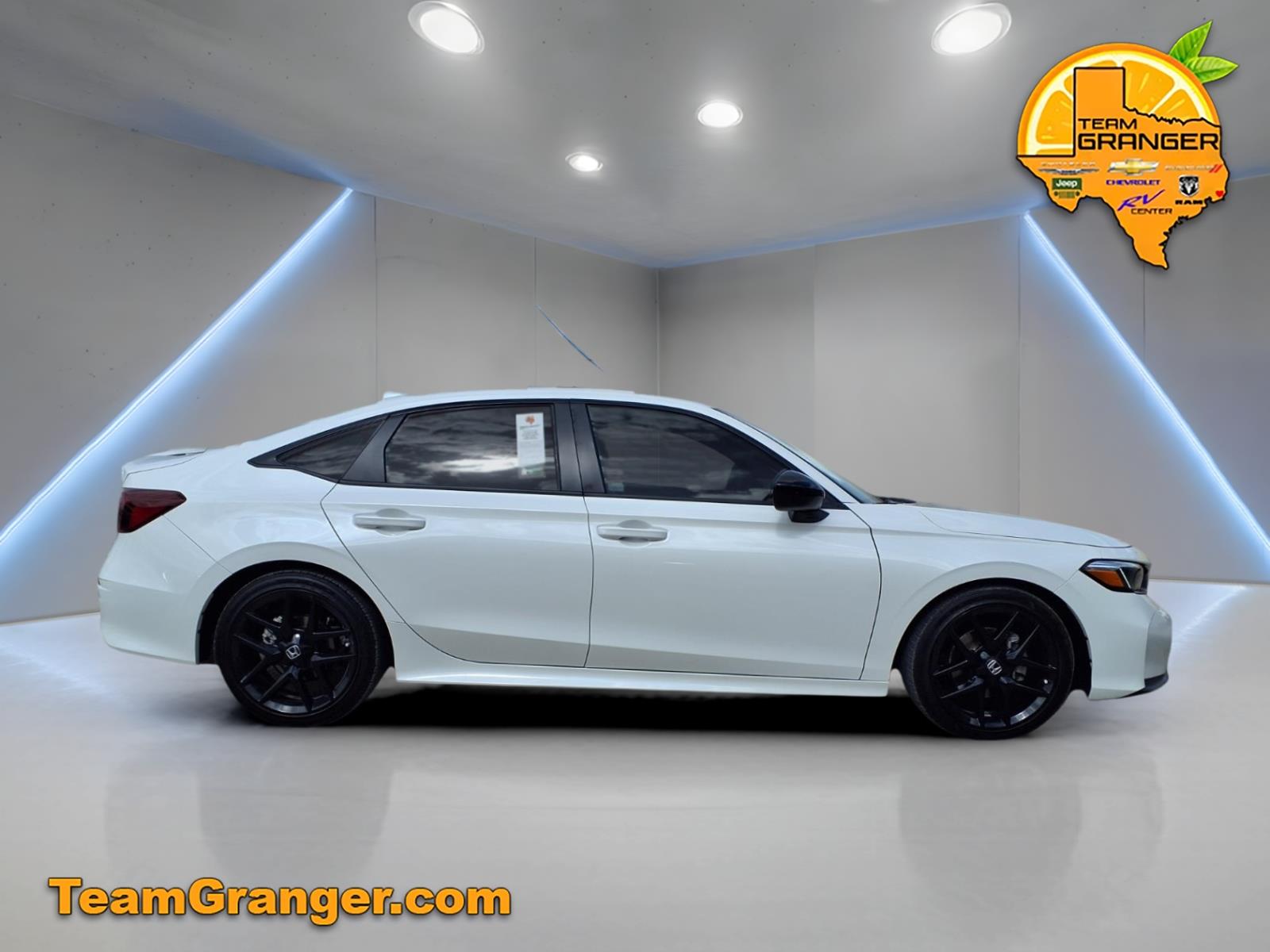 View vehicle photo 5