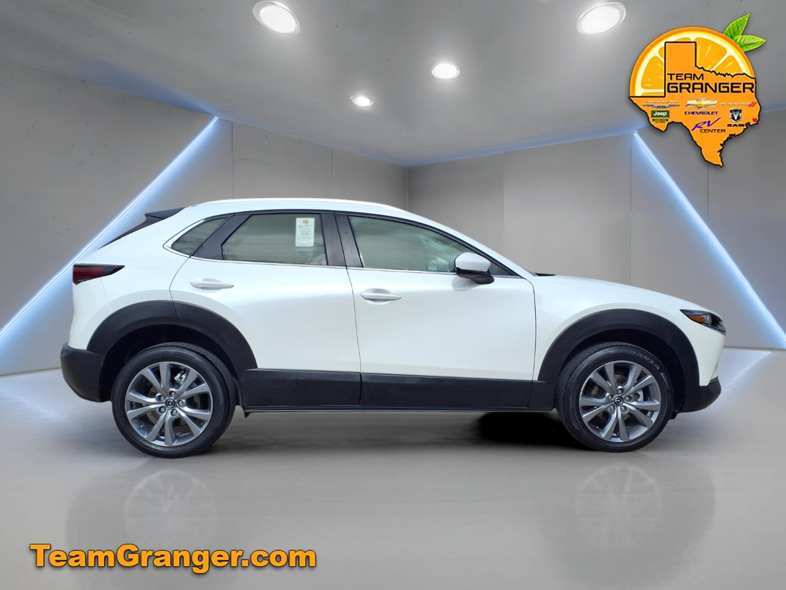 View vehicle photo 5