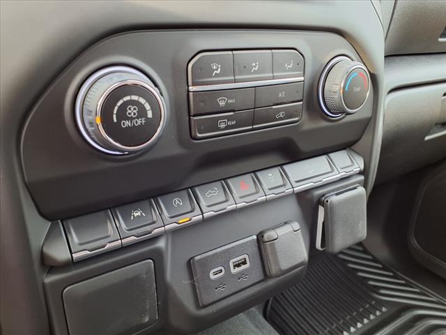 2025 Chevrolet Silverado 1500 CREW CUSTOM TB 4WD