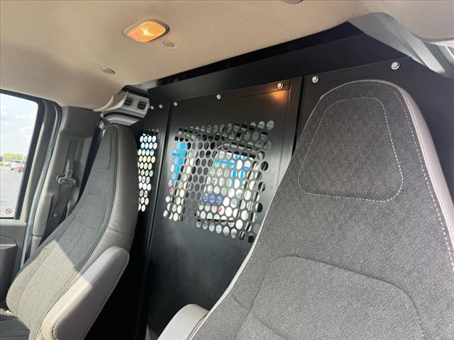 2022 GMC Savana BASE