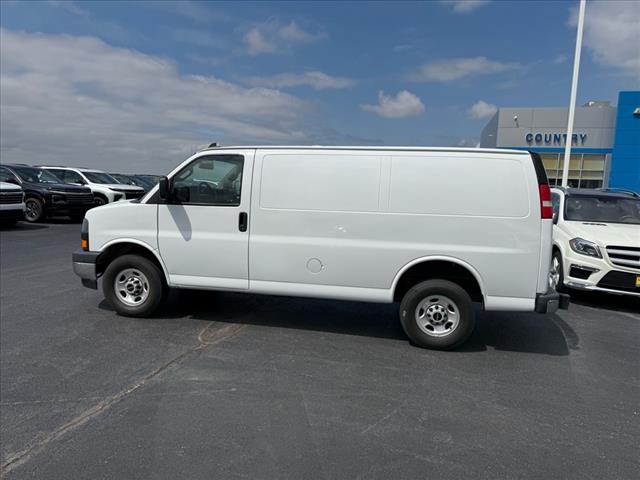 2022 GMC Savana BASE