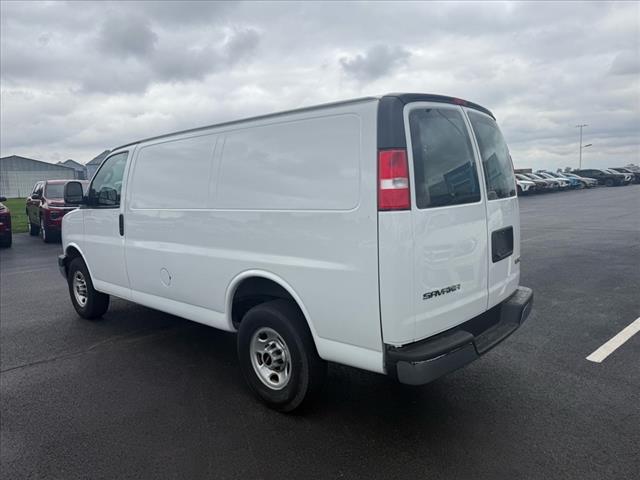 2022 GMC Savana BASE