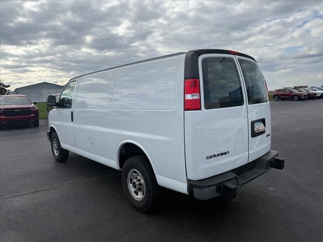 2022 GMC Savana BASE