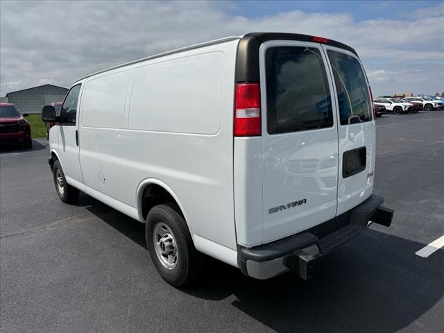 2022 GMC Savana BASE