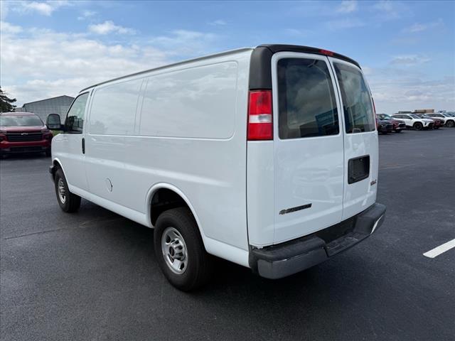 2022 GMC Savana BASE