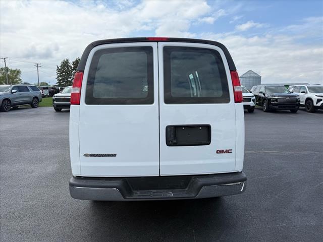 2022 GMC Savana BASE