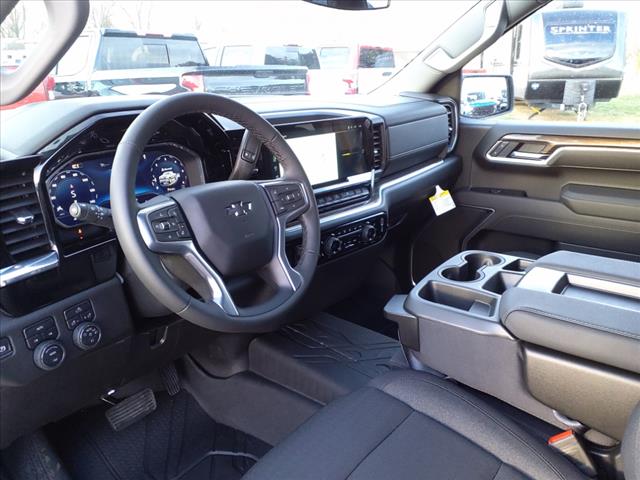 2025 Chevrolet Silverado 1500 1500 CREW RST 4WD