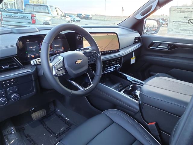 2025 Chevrolet Suburban 4WD PREMIER