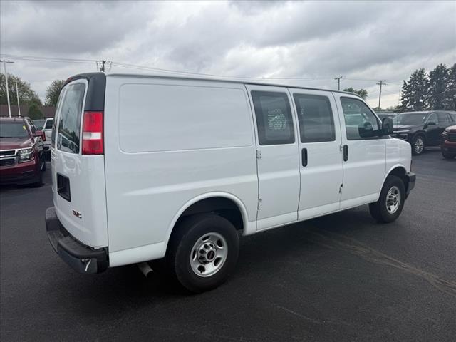 2022 GMC Savana BASE