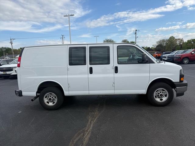 2022 GMC Savana BASE