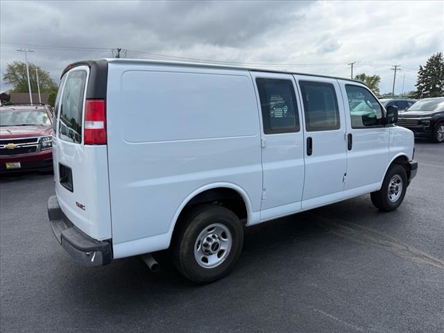 2022 GMC Savana BASE