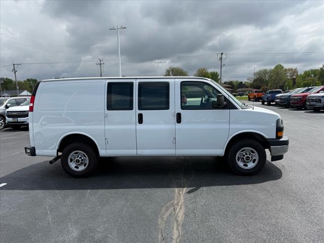 2022 GMC Savana BASE