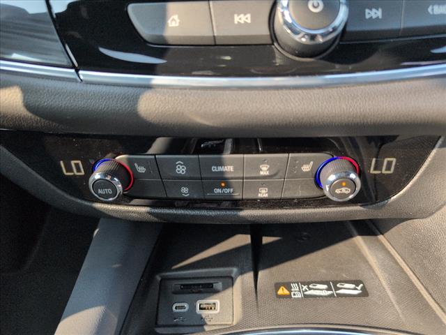 2022 Buick Enclave Essence