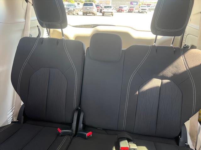 2023 Chrysler Voyager V6AT STO-N-GO