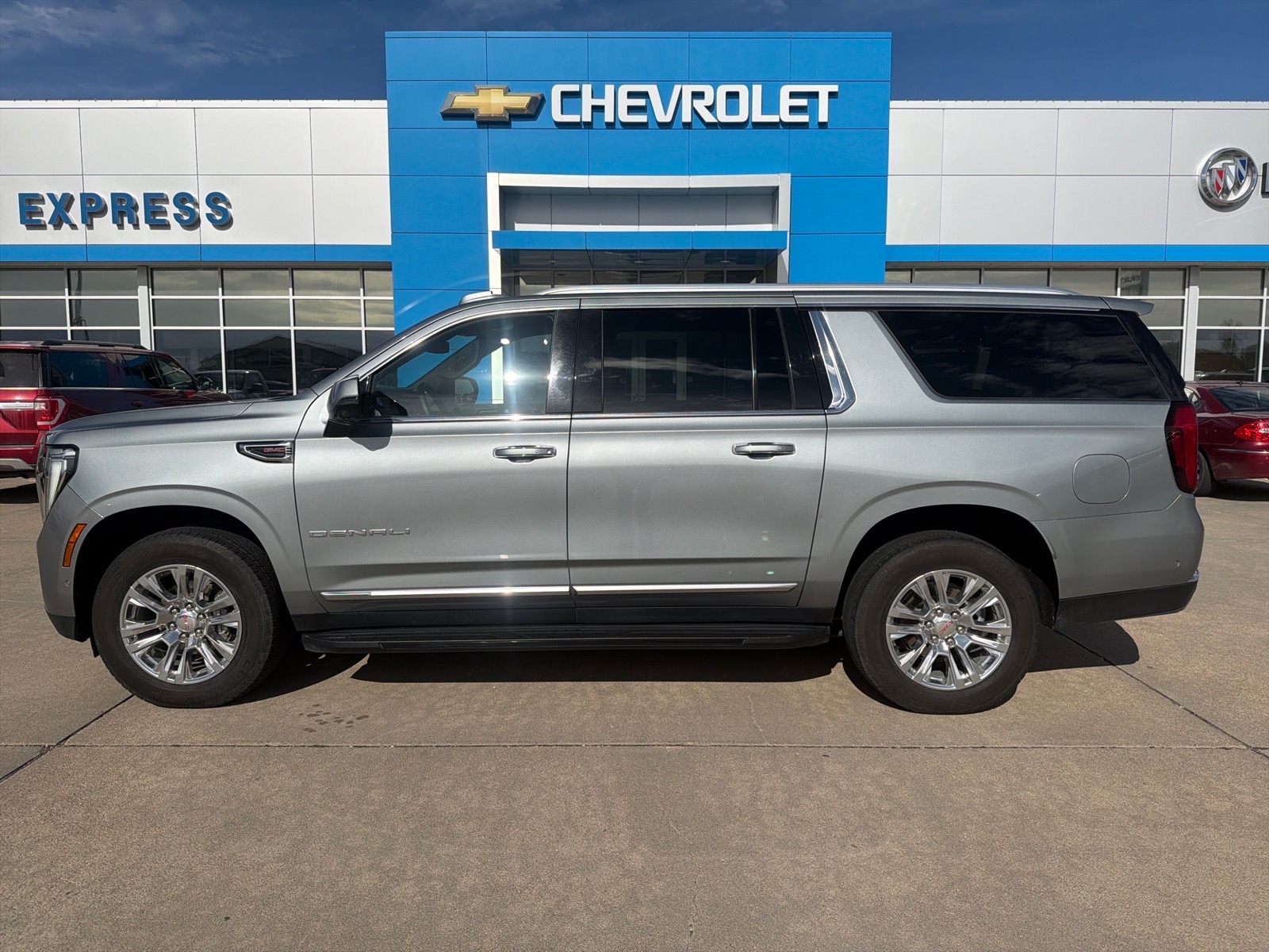 2025 GMC Yukon XL Denali 4WD